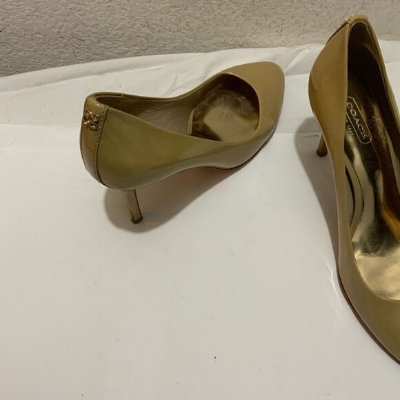 Coach New York Grand patent beige kitten heel pointy toe pumps heels Size 8 B - Picture 5 of 14